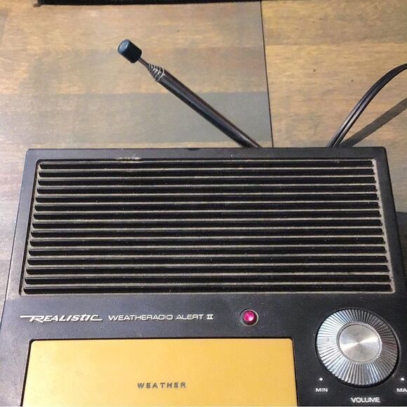 Vintage weather, alert, radio by realistic - Picture 1 of 5